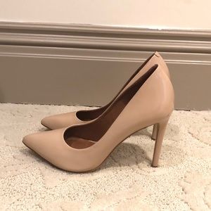 STEVE MADDEN NUDE PUMPS